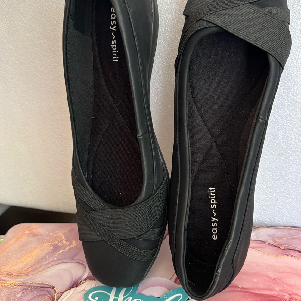 BLACK EASY SPIRIT ACASIA FLATS 10